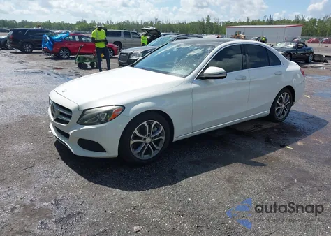 2016 Mercedes-Benz C 300 Luxury/Sport из США, поврежденный, VIN 55SWF4JB3GU103648